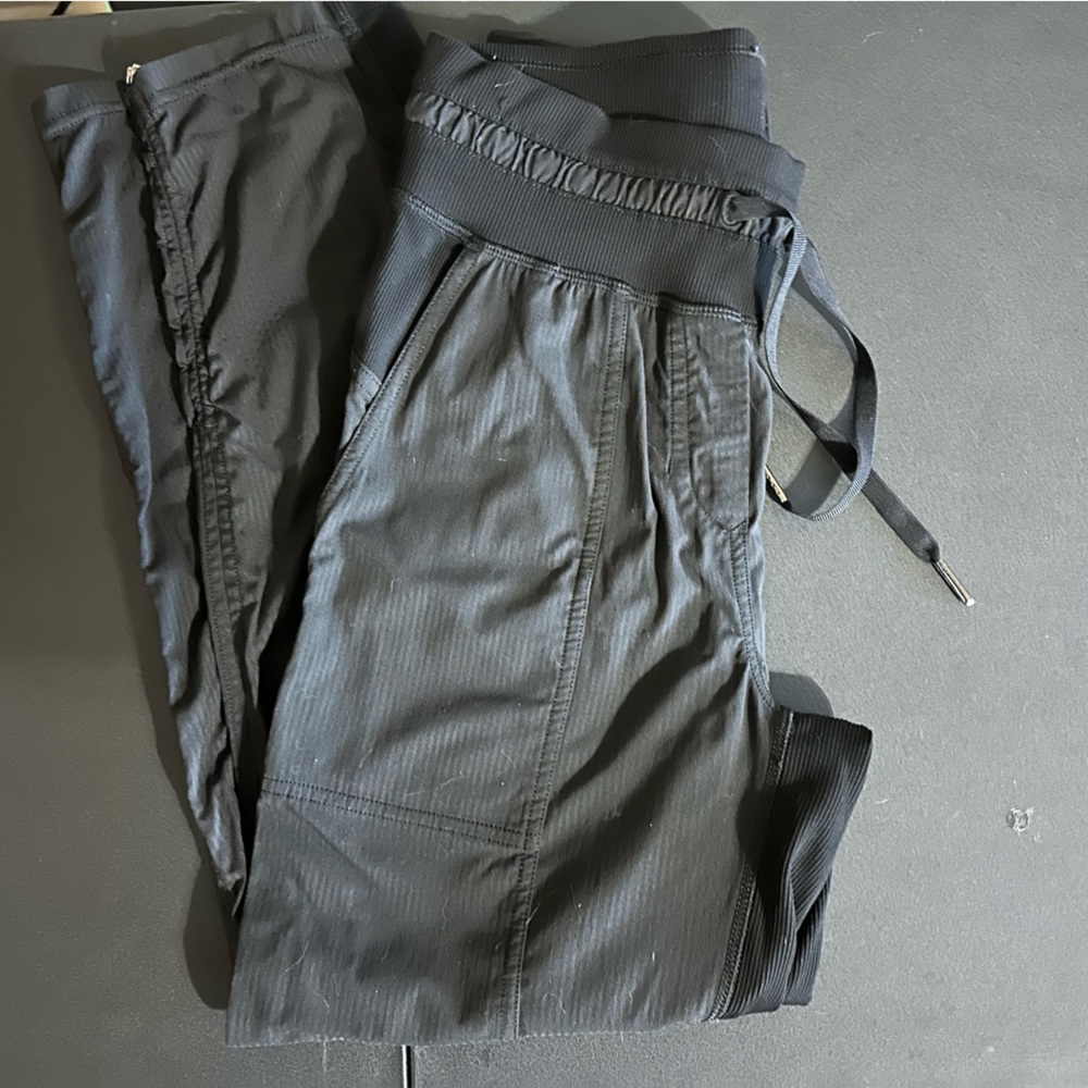 Lululemon Cropped Pants, black, size 2